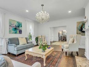 16 Robin Court, Glen Cove NY 11542