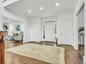 16 Robin Court, Glen Cove NY 11542