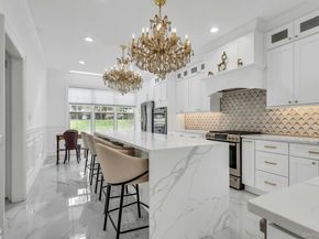 16 Robin Court, Glen Cove NY 11542