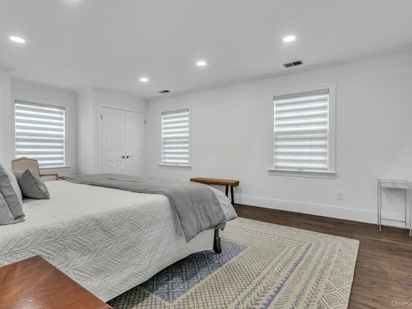 16 Robin Court, Glen Cove NY 11542