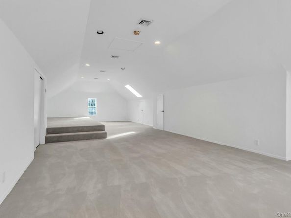 16 Robin Court, Glen Cove NY 11542