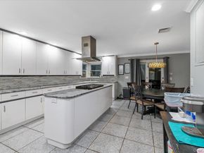 44 E End Avenue, Hicksville NY 11801