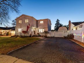 44 E End Avenue, Hicksville NY 11801