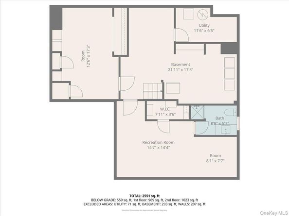 44 E End Avenue, Hicksville NY 11801