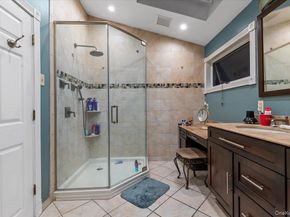 44 E End Avenue, Hicksville NY 11801