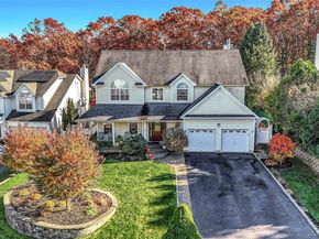 6 Laurel Crescent, Manorville NY 11949