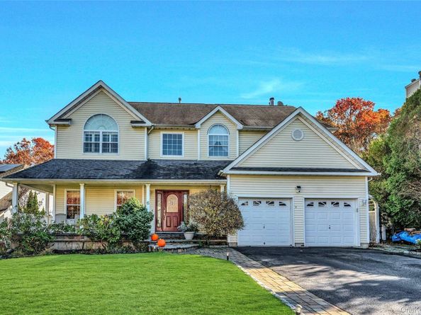 6 Laurel Crescent, Manorville NY 11949