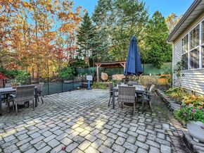 6 Laurel Crescent, Manorville NY 11949