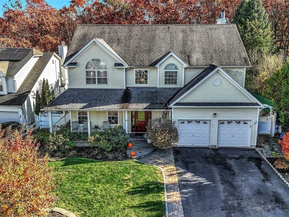 6 Laurel Crescent, Manorville NY 11949