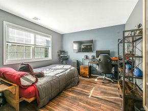 6 Laurel Crescent, Manorville NY 11949