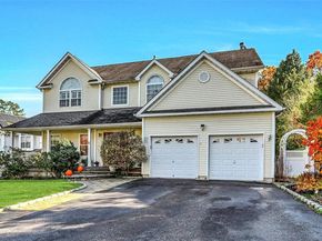 6 Laurel Crescent, Manorville NY 11949