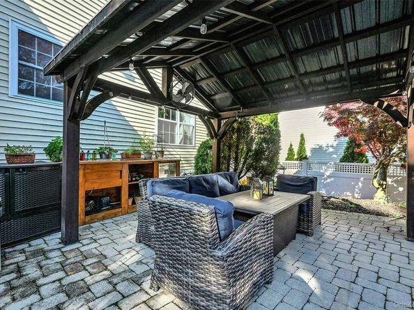 6 Laurel Crescent, Manorville NY 11949