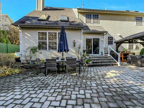 6 Laurel Crescent, Manorville NY 11949