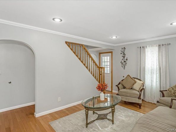 95 Norman Street, New Hyde Park NY 11040