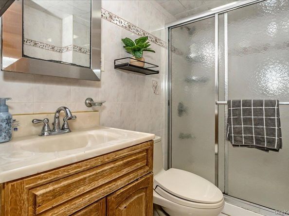 95 Norman Street, New Hyde Park NY 11040