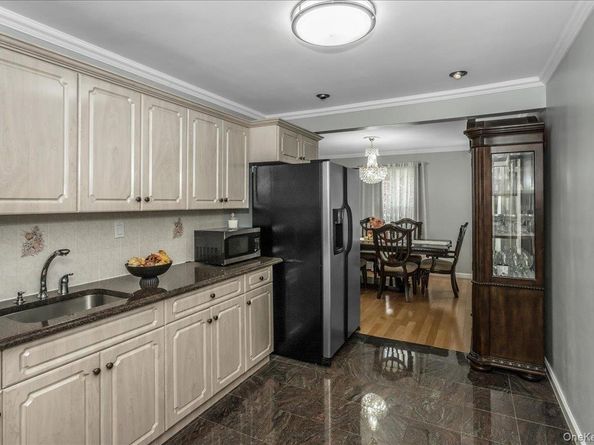 95 Norman Street, New Hyde Park NY 11040