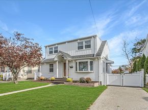 95 Norman Street, New Hyde Park NY 11040