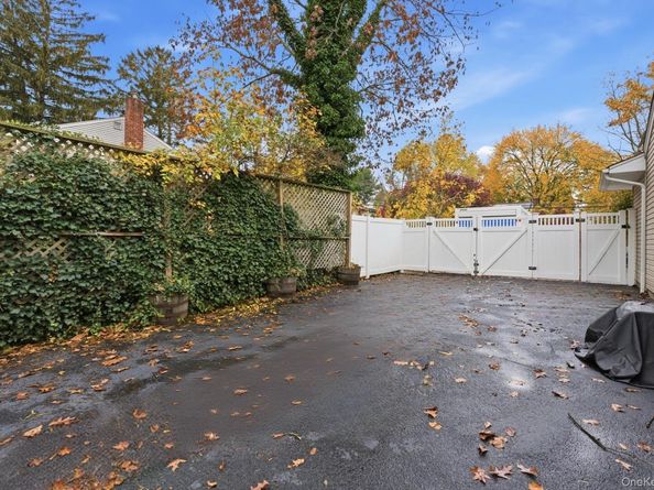 34 Weston Street, Huntington Station NY 11746