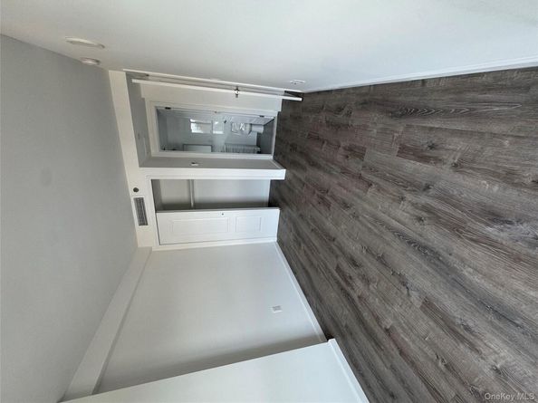 214-10 15 Avenue 3D & P6, Bayside NY 11360