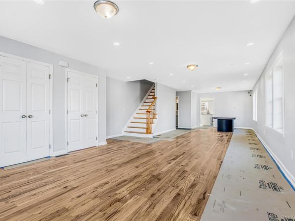 911 Hicksville Road, Far Rockaway NY 11691