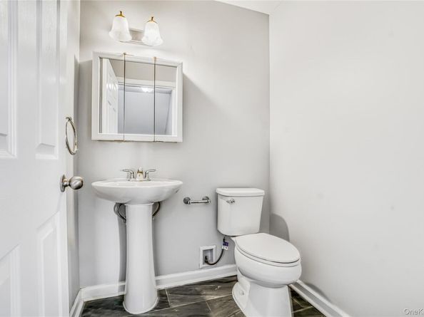 911 Hicksville Road, Far Rockaway NY 11691