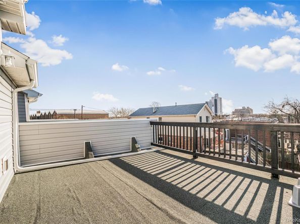 911 Hicksville Road, Far Rockaway NY 11691