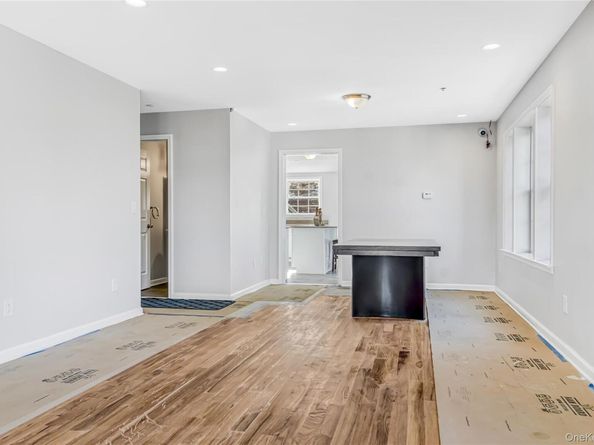 911 Hicksville Road, Far Rockaway NY 11691