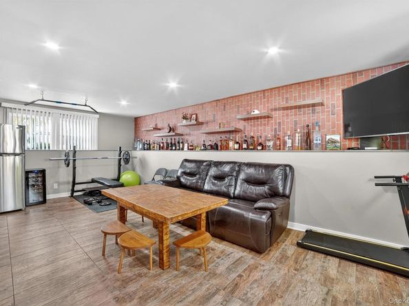 25 Rugby Road, Yonkers NY 10710