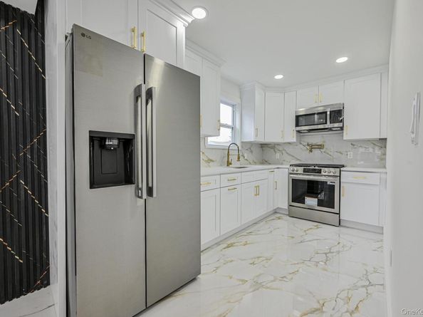 44 Catherine Avenue, Franklin Square NY 11010