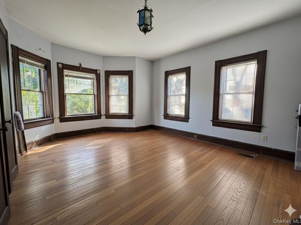 42 Chestnut Street, Glen Cove NY 11542