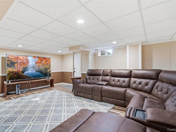 12 Mallard Cove, Centerport NY 11721