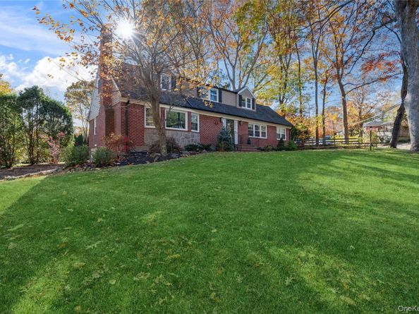 12 Mallard Cove, Centerport NY 11721