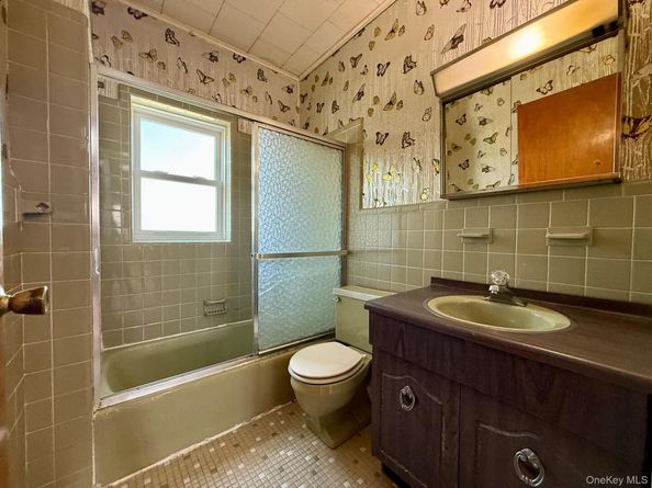 64-41 60th Avenue, Maspeth NY 11378