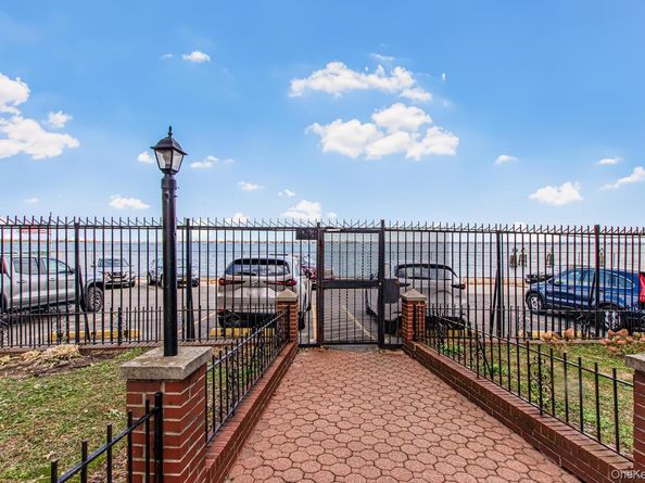 1110 Stadium Avenue 5F, Bronx NY 10465