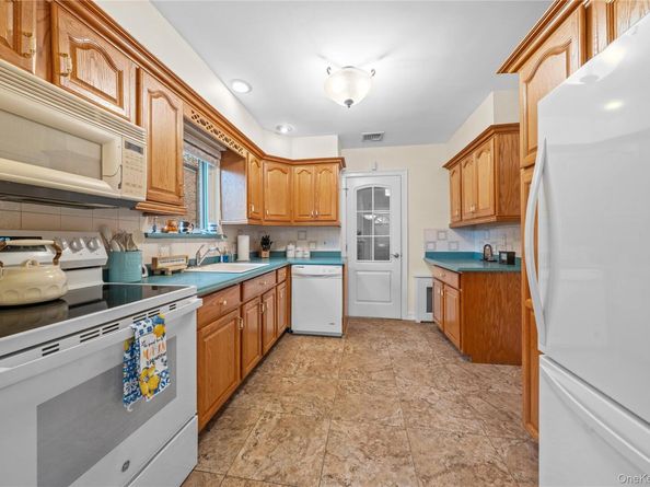 8210 215th Street, Hollis Hills NY 11427