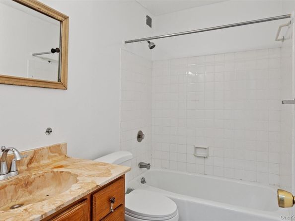 150-38 Union Turnpike 1R, Kew Garden Hills NY 11367