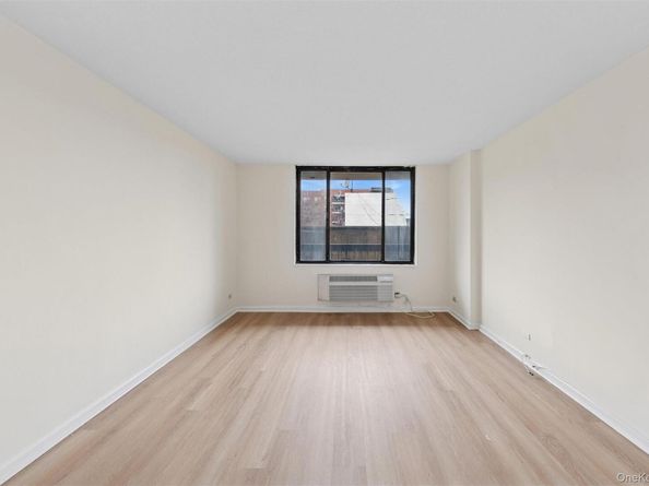 150-38 Union Turnpike 1R, Kew Garden Hills NY 11367