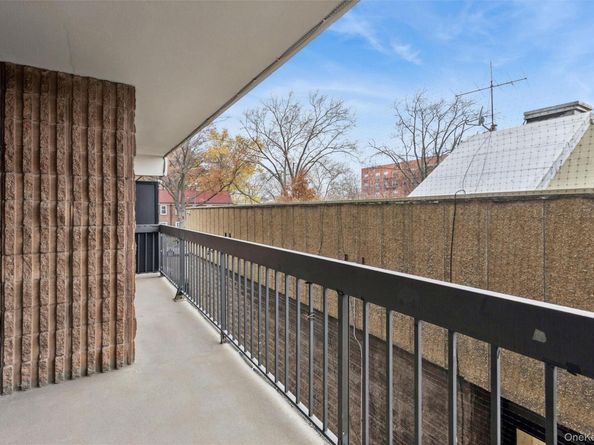 150-38 Union Turnpike 1R, Kew Garden Hills NY 11367