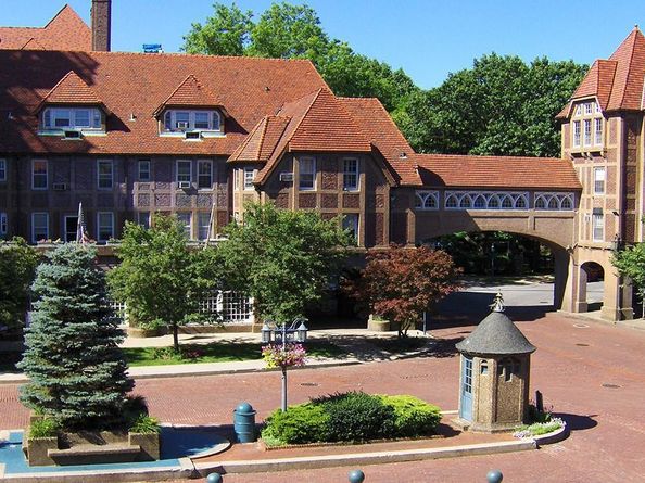 150 Burns Street 2D, Forest Hills NY 11375