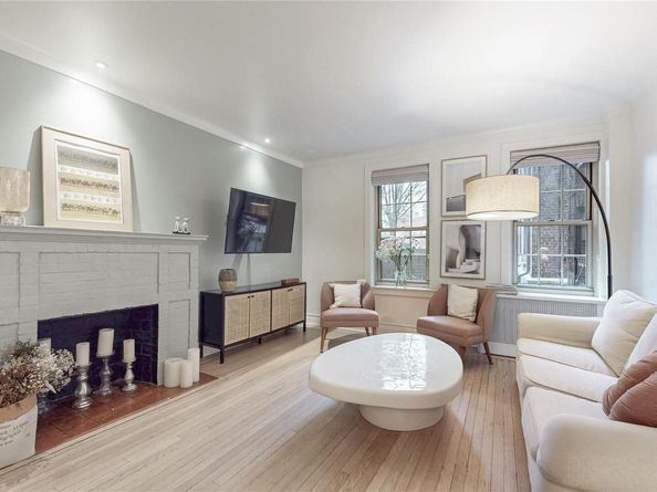 150 Burns Street 2D, Forest Hills NY 11375