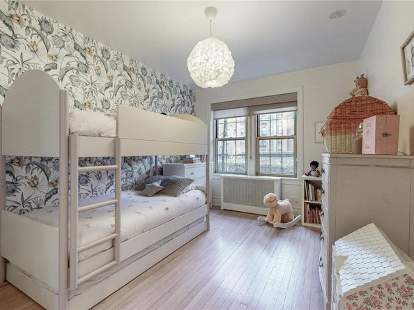 150 Burns Street 2D, Forest Hills NY 11375