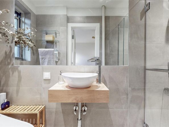 150 Burns Street 2D, Forest Hills NY 11375