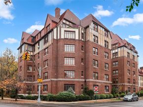 150 Burns Street 2D, Forest Hills NY 11375