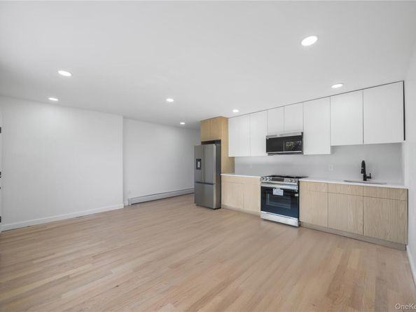 3135 Spencer Drive, Bronx NY 10465