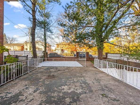 3135 Spencer Drive, Bronx NY 10465