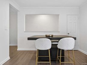 127 Fifteenth Street E2, Garden City NY 11530