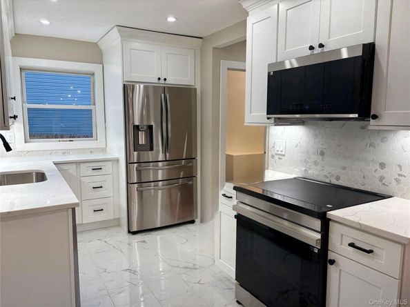 12 Hampton Road, Sound Beach NY 11789