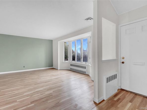 101 Beverly Place, Levittown NY 11756