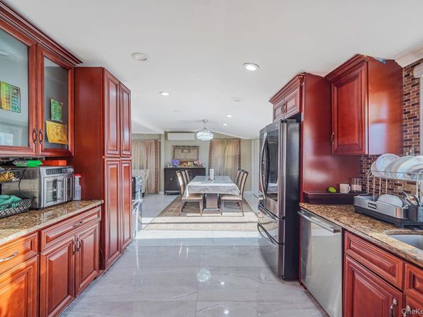 897 Washington Avenue, Westbury NY 11590