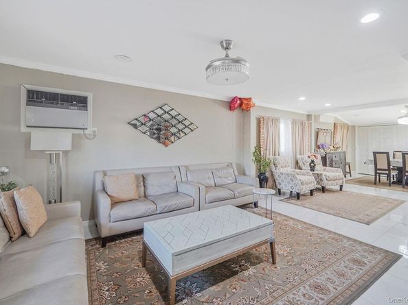 897 Washington Avenue, Westbury NY 11590